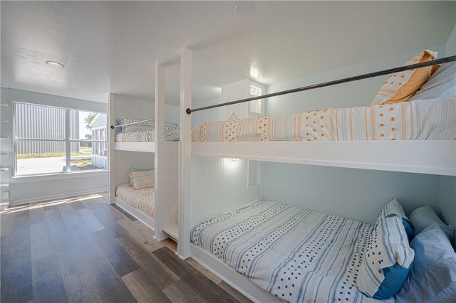 1604 Victoria Ave, Rockport, TX 78382