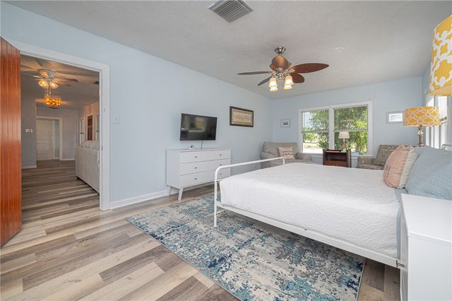 1604 Victoria Ave, Rockport, TX 78382