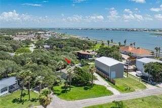 1604 Victoria Ave, Rockport, TX 78382