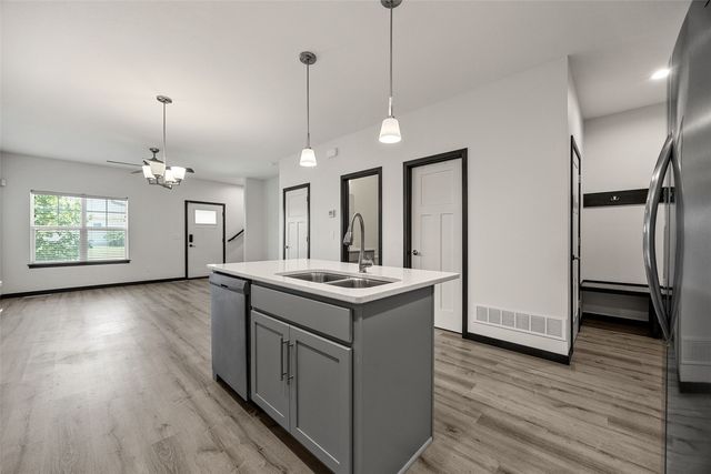 2494 Roycroft Dr., Marion, IA 52302