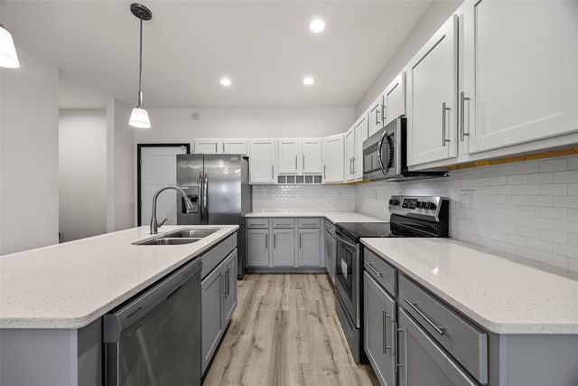 2494 Roycroft Dr., Marion, IA 52302