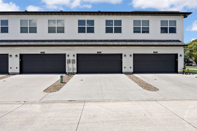 2494 Roycroft Dr., Marion, IA 52302