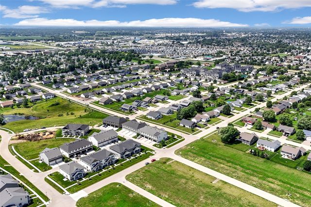 2494 Roycroft Dr., Marion, IA 52302