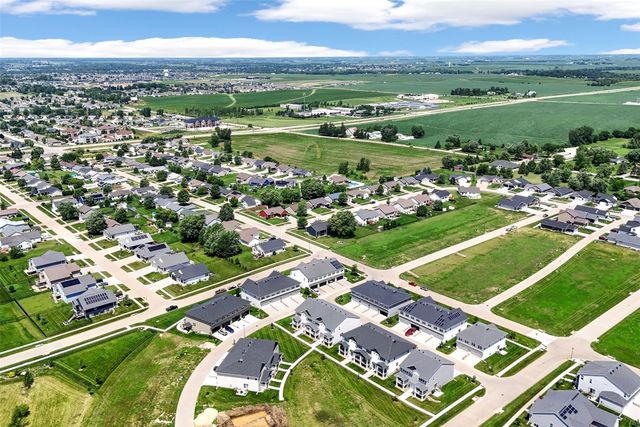 2494 Roycroft Dr., Marion, IA 52302