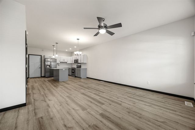 2494 Roycroft Dr., Marion, IA 52302