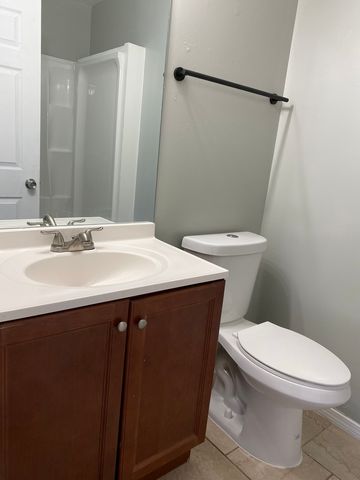 901 Van Buren Court, Vernon Hills, IL 60061