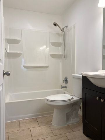 901 Van Buren Court, Vernon Hills, IL 60061