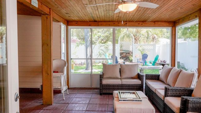 6445 2ND AVENUE S, St Petersburg, FL 33707