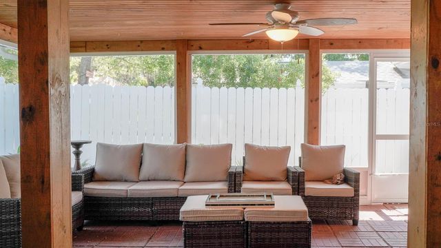 6445 2ND AVENUE S, St Petersburg, FL 33707