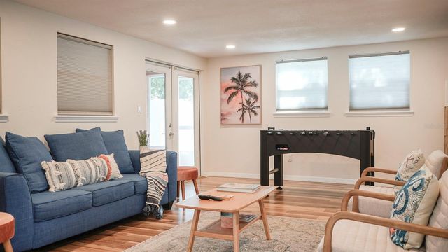 6445 2ND AVENUE S, St Petersburg, FL 33707