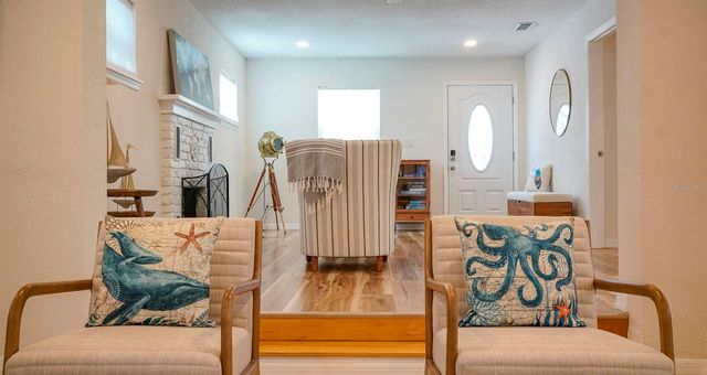 6445 2ND AVENUE S, St Petersburg, FL 33707