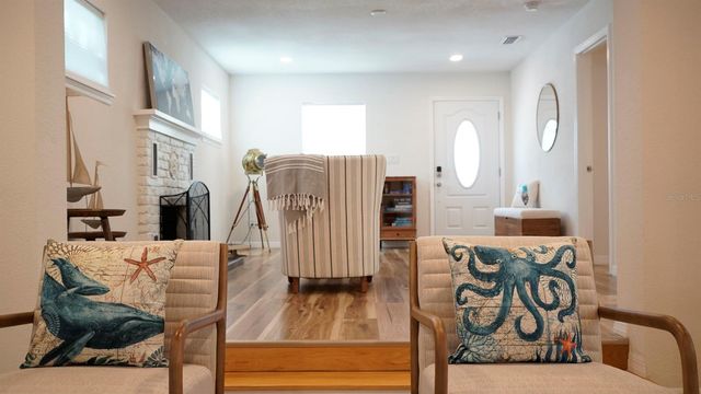 6445 2ND AVENUE S, St Petersburg, FL 33707