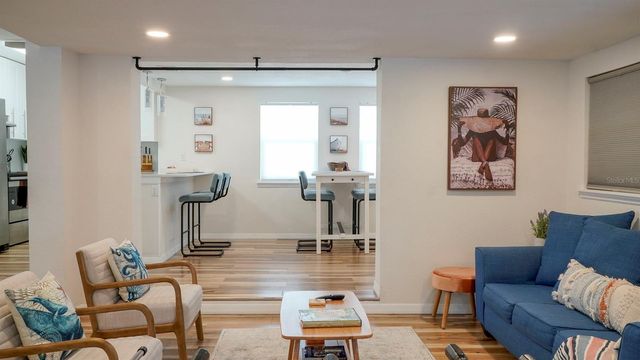 6445 2ND AVENUE S, St Petersburg, FL 33707