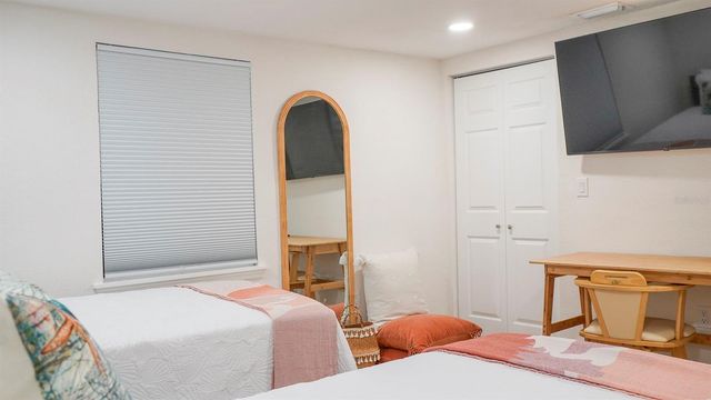 6445 2ND AVENUE S, St Petersburg, FL 33707