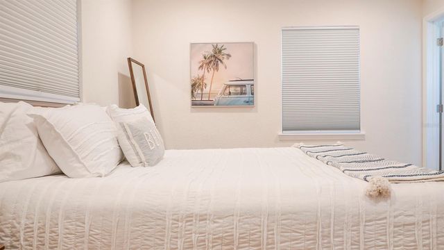 6445 2ND AVENUE S, St Petersburg, FL 33707