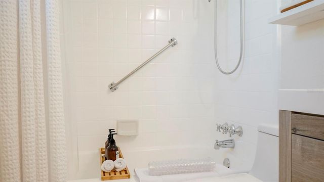 6445 2ND AVENUE S, St Petersburg, FL 33707