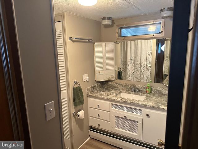 9 MAPLE, Quakertown, PA 18951