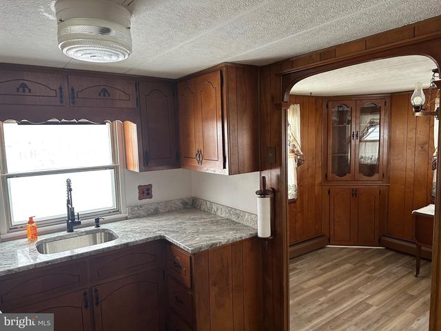 9 MAPLE, Quakertown, PA 18951