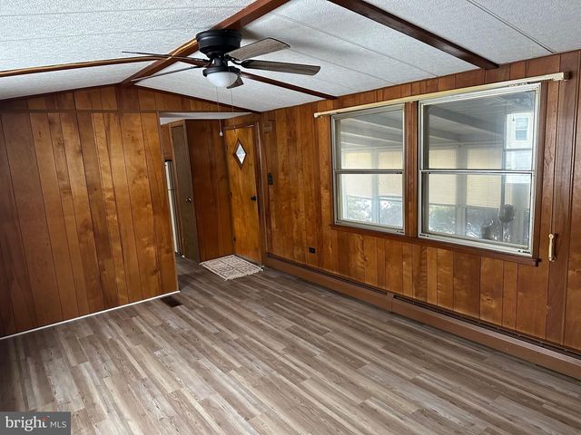 9 MAPLE, Quakertown, PA 18951