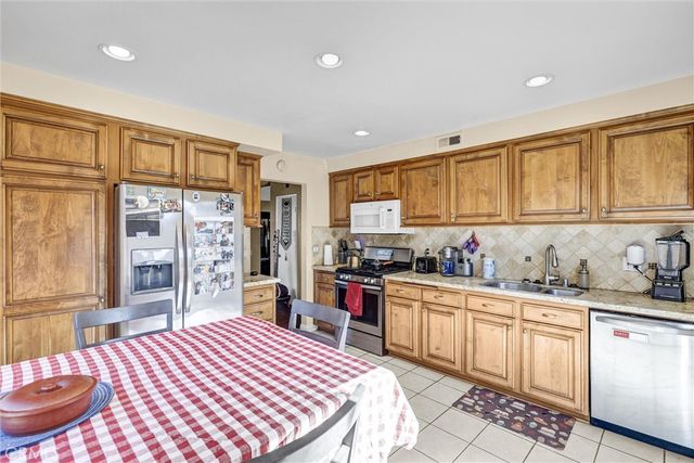 27562 Halcon, Mission Viejo, CA 92691