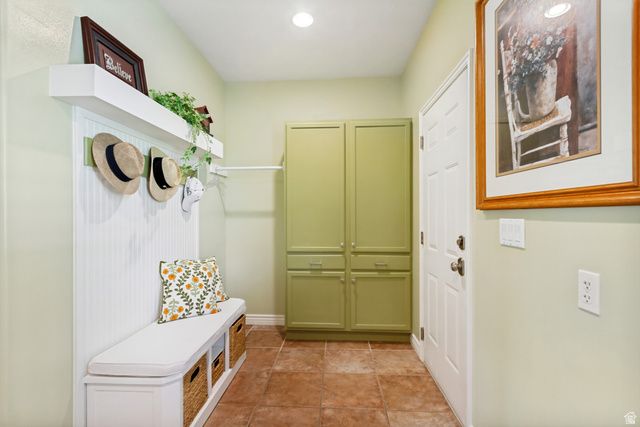 1911 W GRASSY KNOLL CT, Riverton, UT 84065
