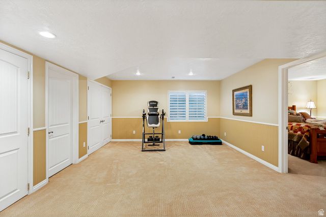 1911 W GRASSY KNOLL CT, Riverton, UT 84065