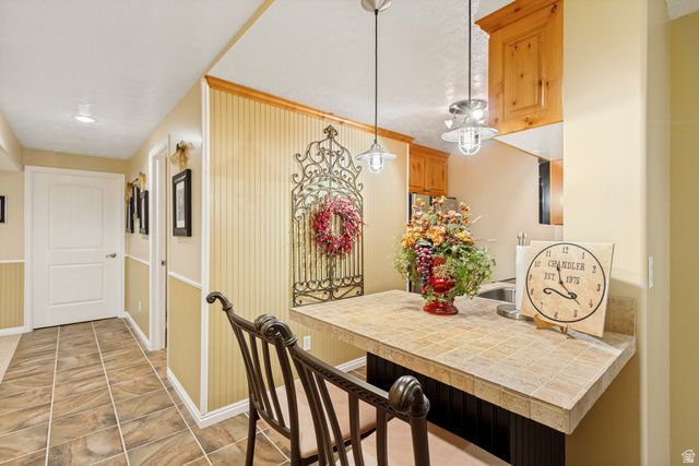 1911 W GRASSY KNOLL CT, Riverton, UT 84065