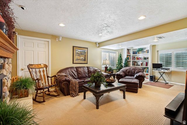 1911 W GRASSY KNOLL CT, Riverton, UT 84065