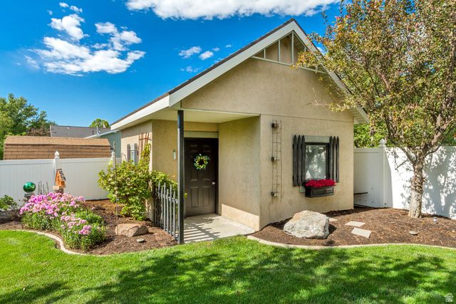 1911 W GRASSY KNOLL CT, Riverton, UT 84065