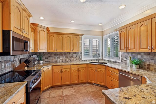 1911 W GRASSY KNOLL CT, Riverton, UT 84065