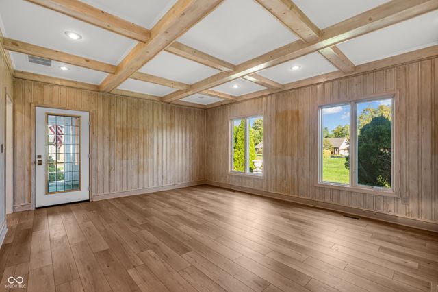 958 Tamarack Circle North Drive, Indianapolis, IN 46260