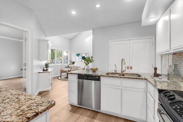 958 Tamarack Circle North Drive, Indianapolis, IN 46260