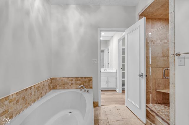 958 Tamarack Circle North Drive, Indianapolis, IN 46260