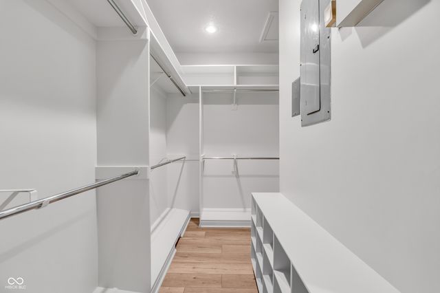 958 Tamarack Circle North Drive, Indianapolis, IN 46260