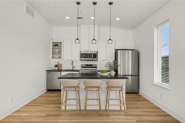 2217 N Fitzhugh Avenue 301, Dallas, TX 75204