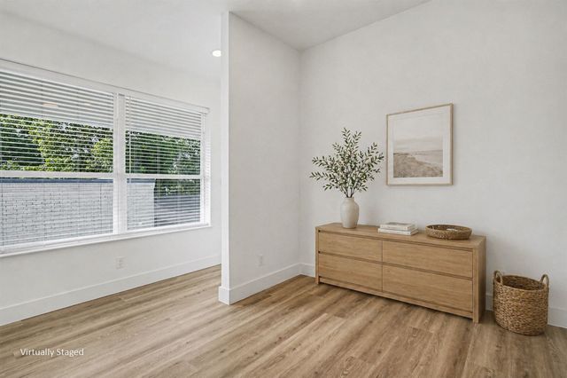 2217 N Fitzhugh Avenue 301, Dallas, TX 75204