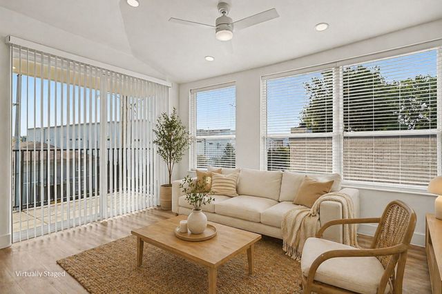 2217 N Fitzhugh Avenue 301, Dallas, TX 75204