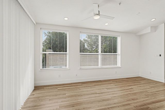 2217 N Fitzhugh Avenue 301, Dallas, TX 75204