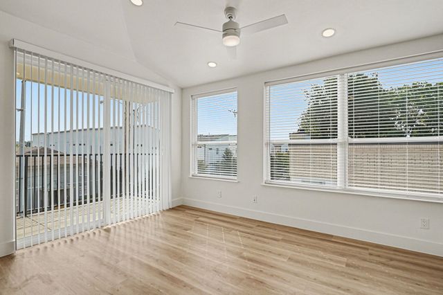 2217 N Fitzhugh Avenue 301, Dallas, TX 75204