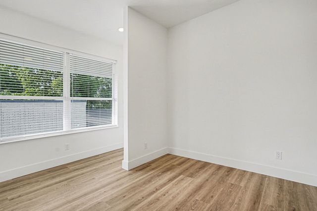 2217 N Fitzhugh Avenue 301, Dallas, TX 75204