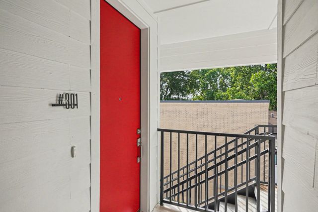 2217 N Fitzhugh Avenue 301, Dallas, TX 75204