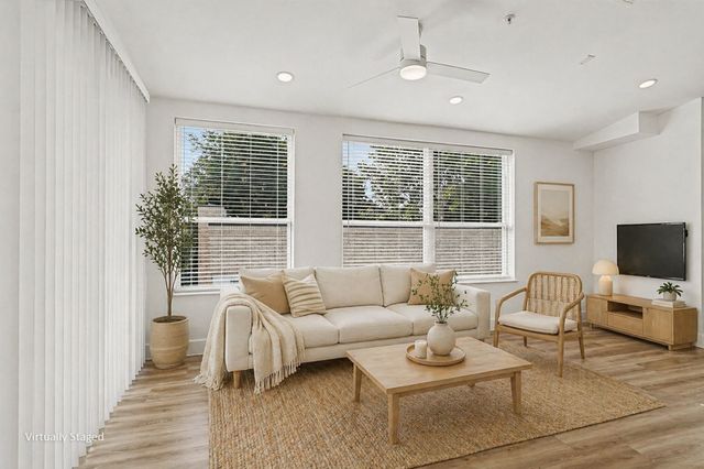 2217 N Fitzhugh Avenue 301, Dallas, TX 75204