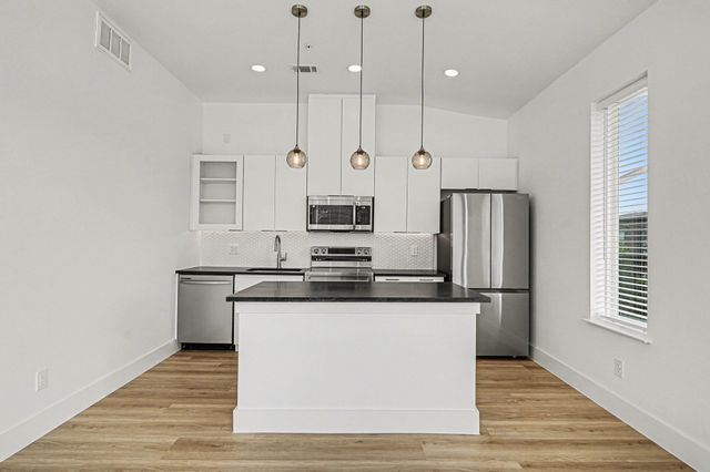 2217 N Fitzhugh Avenue 301, Dallas, TX 75204
