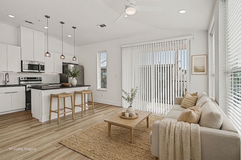 2217 N Fitzhugh Avenue 301, Dallas, TX 75204