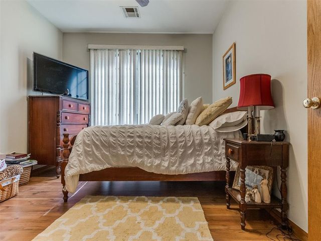 1404 N Canyon Way, Guthrie, OK 73044