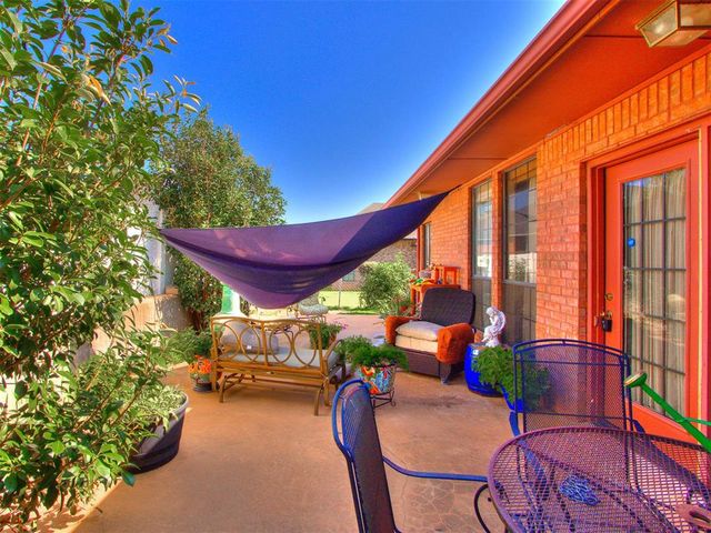 1404 N Canyon Way, Guthrie, OK 73044