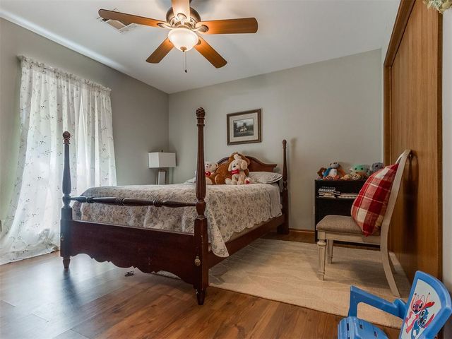 1404 N Canyon Way, Guthrie, OK 73044