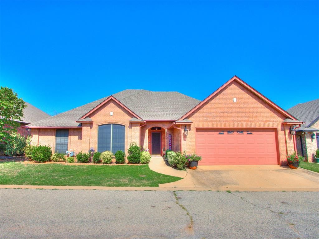 1404 N Canyon Way, Guthrie, OK 73044