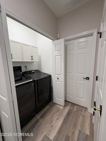 87 Halsted Drive, Manchester, NJ 08759