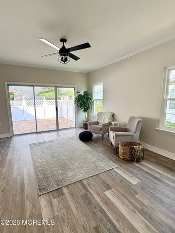 87 Halsted Drive, Manchester, NJ 08759